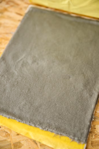 建築隔熱紙反光與不反光差在哪？隱私、採光與外觀選擇指南